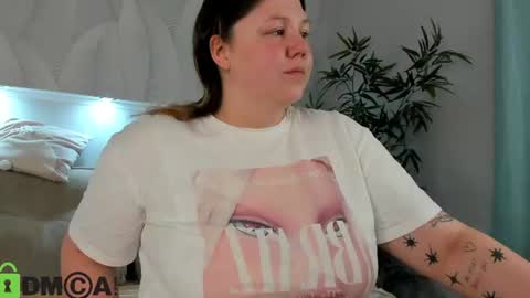 Snapshot of rutholiver chatting on 07/17/26, 01:12 Ruth GMT2 Mon 10 AM - 4 PM Tue 10 AM - 4 PM Thu 3-9 AM Fri 10 AM - 4 PM Sun 10 AM - 4 PM. online show from 07/17/26, 01:12