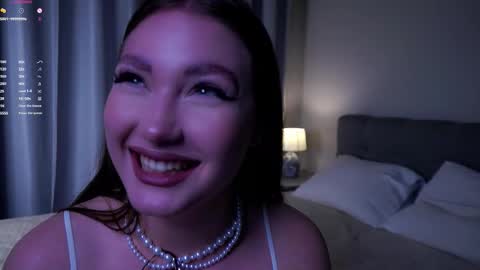 Emma online show from 09/30/25, 01:16