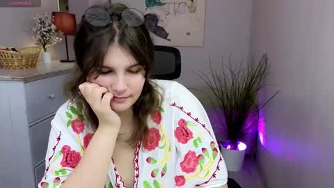 Ruyjin online show from 11/18/25, 10:52