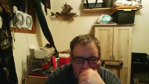 Snapshot of rwzar_0712 chatting on 09/12/25, 03:28 rwzar_0712 online show from 09/12/25, 03:28