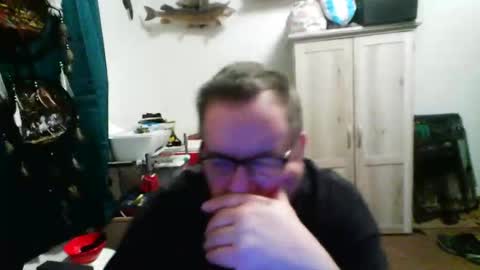 Snapshot of rwzar_0712 chatting on 10/25/25, 02:08 rwzar_0712 online show from 10/25/25, 02:08