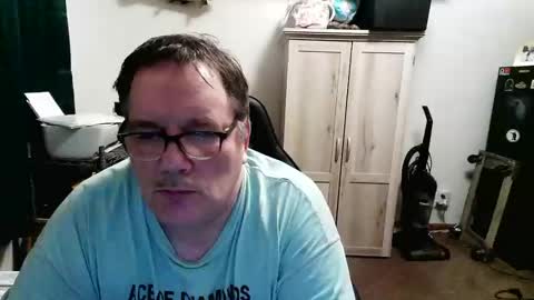 Snapshot of rwzar_1965 chatting on 05/04/26, 02:40 rwzar_1965 online show from 05/04/26, 02:40
