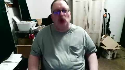 Snapshot of rwzar_1965 chatting on 06/07/26, 04:49 rwzar_1965 online show from 06/07/26, 04:49
