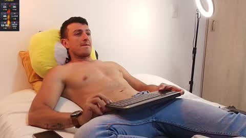 Snapshot of ryamcoast chatting on 11/06/25, 01:28 Sr Coast online show from 11/06/25, 01:28