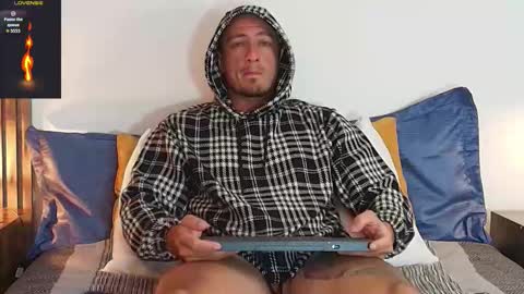 Snapshot of ryamcoast chatting on 02/01/26, 01:59 Sr Coast online show from 02/01/26, 01:59