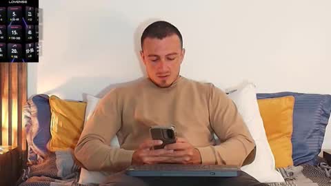 Snapshot of ryamcoast chatting on 02/25/26, 02:10 Sr Coast online show from 02/25/26, 02:10