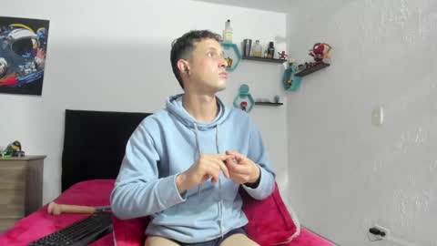 Snapshot of ryan15_ chatting on 01/23/25, 04:59 Ryan 15 online show from 01/23/25, 04:59