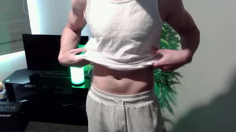 Snapshot of ryan_chatter chatting on 11/10/25, 01:48 Ryan online show from 11/10/25, 01:48