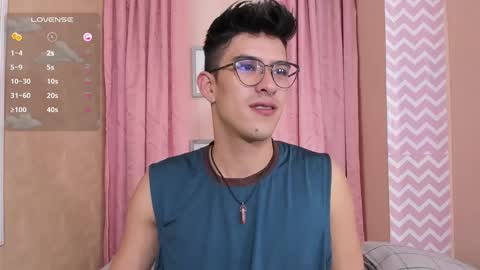 Snapshot of ryan_clark_ chatting on 12/11/24, 07:46 Ryan online show from 12/11/24, 07:46