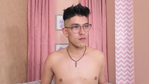 Snapshot of ryan_clark_ chatting on 12/12/24, 06:21 Ryan online show from 12/12/24, 06:21