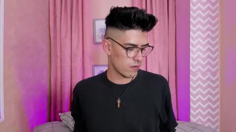 Snapshot of ryan_clark_ chatting on 12/13/24, 08:26 Ryan online show from 12/13/24, 08:26