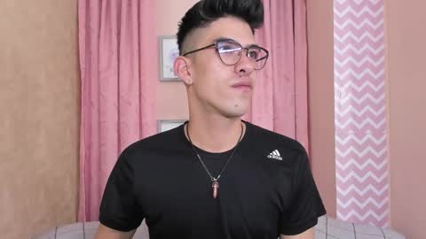 Snapshot of ryan_clark_ chatting on 12/16/24, 05:54 Ryan online show from 12/16/24, 05:54