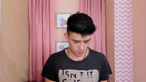 Snapshot of ryan_clark_ chatting on 12/21/24, 12:53 Ryan online show from 12/21/24, 12:53