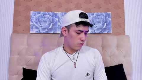 Snapshot of ryan_clark_ chatting on 12/27/24, 08:07 Ryan online show from 12/27/24, 08:07