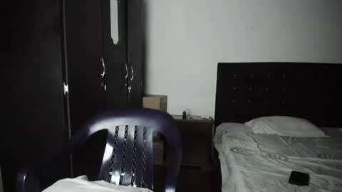 ryan_xc1 online show from 09/21/25, 02:13