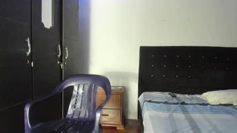 ryan_xc1 online show from 09/30/25, 02:27