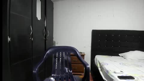 ryan_xc1 online show from 11/26/25, 02:23