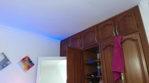 Hanna  online show from 01/20/25, 01:00