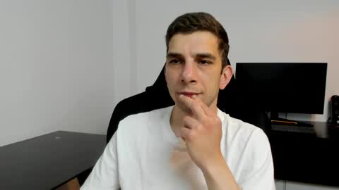 Snapshot of ryandusk chatting on 05/09/26, 09:31 Andrew C. online show from 05/09/26, 09:31