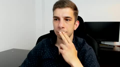 Snapshot of ryandusk chatting on 05/10/26, 09:09 Andrew C. online show from 05/10/26, 09:09