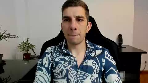 Snapshot of ryandusk chatting on 06/14/26, 08:22 Andrew C. online show from 06/14/26, 08:22