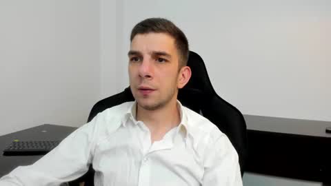Snapshot of ryandusk chatting on 07/31/26, 08:41 Andrew C. online show from 07/31/26, 08:41