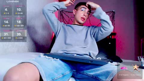 Snapshot of ryannhill_ chatting on 12/23/24, 05:49 Ryannhill online show from 12/23/24, 05:49