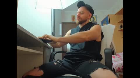 Snapshot of ryanstone_ chatting on 11/20/25, 06:35 Ryanstone online show from 11/20/25, 06:35