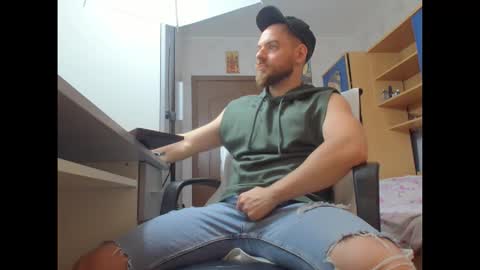 Snapshot of ryanstone_ chatting on 11/29/25, 11:35 Ryanstone online show from 11/29/25, 11:35