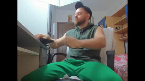 Snapshot of ryanstone_ chatting on 12/03/25, 06:10 Ryanstone online show from 12/03/25, 06:10