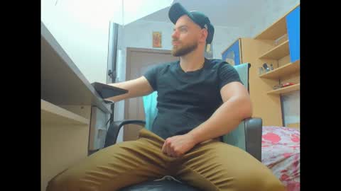 Snapshot of ryanstone_ chatting on 01/10/26, 05:42 Ryanstone online show from 01/10/26, 05:42