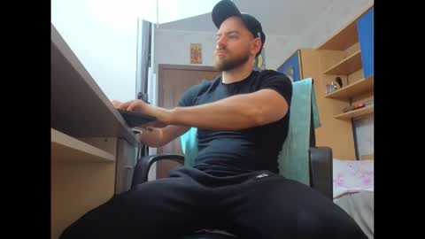 Snapshot of ryanstone_ chatting on 01/19/26, 06:17 Ryanstone online show from 01/19/26, 06:17