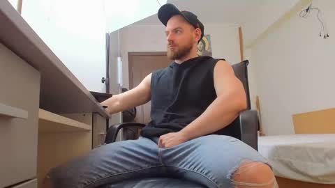 Snapshot of ryanstone_ chatting on 03/09/26, 06:06 Ryanstone online show from 03/09/26, 06:06