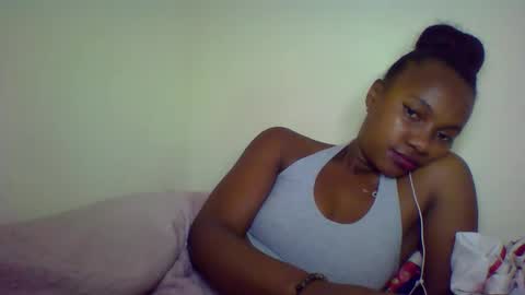 Snapshot of rycie chatting on 09/25/25, 06:44 Rycie online show from 09/25/25, 06:44