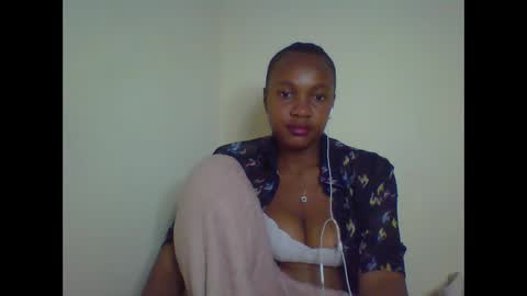 Snapshot of rycie chatting on 10/07/25, 02:25 Rycie online show from 10/07/25, 02:25