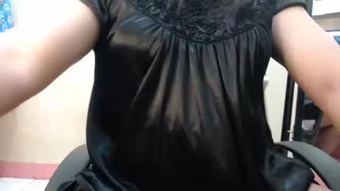 Snapshot of rylle_asian chatting on 01/06/26, 01:37 rylle_asian online show from 01/06/26, 01:37