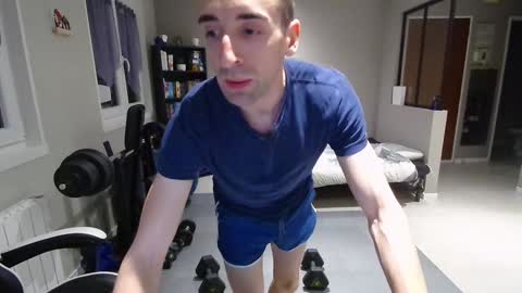 Snapshot of ryukukamifr chatting on 01/10/25, 07:32 Ryuk FR online show from 01/10/25, 07:32