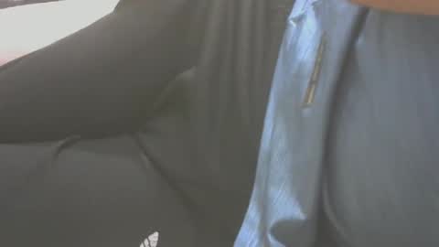 Snapshot of s201174370 chatting on 10/30/25, 07:25 Cloney online show from 10/30/25, 07:25