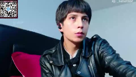 Snapshot of s_a_t_u_r_n chatting on 12/19/25, 08:21 ST online show from 12/19/25, 08:21