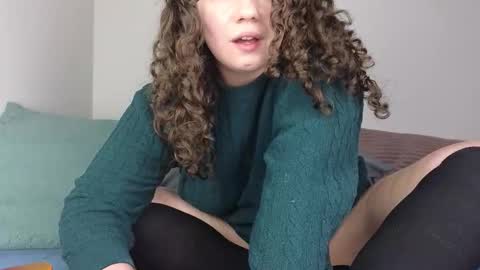 Snapshot of s_leanne_ chatting on 02/06/26, 05:12 Leanne online show from 02/06/26, 05:12