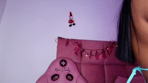 Snapshot of s_samanthax chatting on 12/13/24, 03:05 Samantha online show from 12/13/24, 03:05