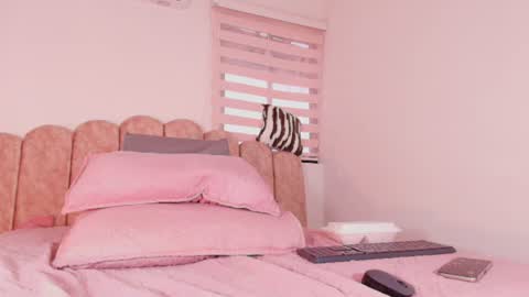 s_sofia_ online show from 06/30/26, 07:15