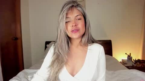 Leslie Beltrn online show from 09/25/25, 03:21