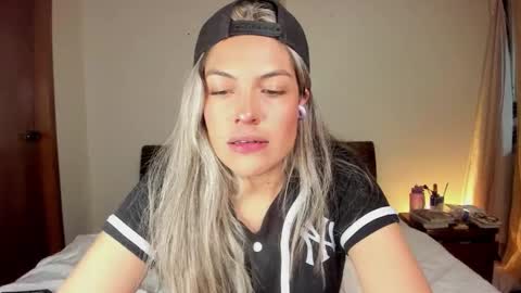 Leslie Beltrn online show from 09/29/25, 02:06