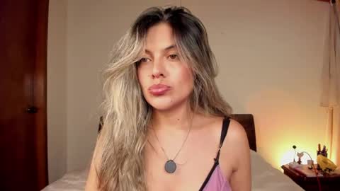 Leslie Beltrn online show from 04/27/26, 04:21