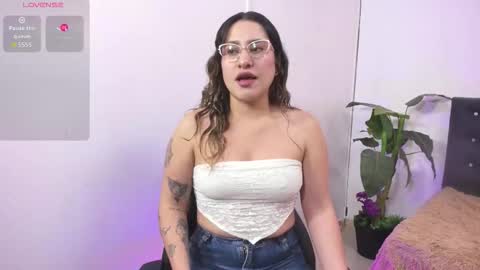 saaya_tay online show from 09/26/25, 03:21