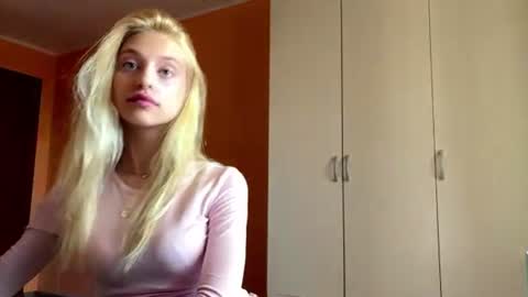 Snapshot of sabinamccrohan chatting on 07/19/26, 04:11 Sabina online show from 07/19/26, 04:11
