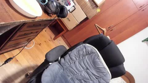 1141323  my Lord Mister Max   moms treasure online show from 03/25/26, 05:30