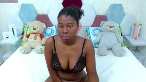 sabriana_smith1 online show from 04/26/26, 04:21