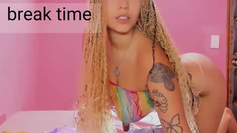 Snapshot of sabrina_adams01 chatting on 03/06/25, 12:32 Sabrina Adams online show from 03/06/25, 12:32